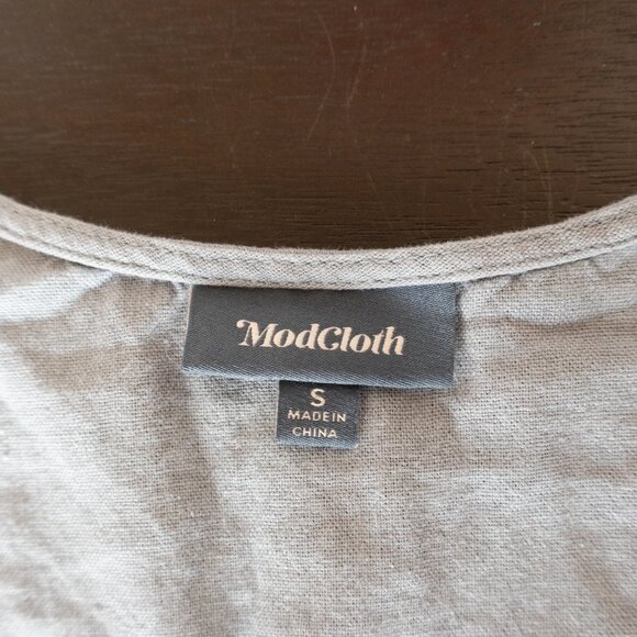 ModCloth Short Sleeve V-Neck Button Down Linen Shirt Light Blue S - Picture 4 of 4